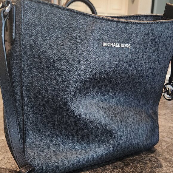 Michael Kors Jet Set Travel Large logo Messenger Bag - Picture 1 of 2